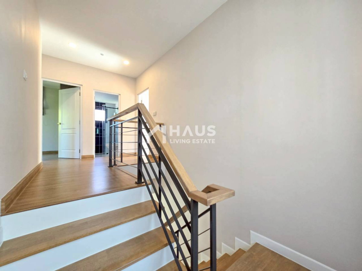 picture Centro Maha Chesadabodindranusorn Bridge 2 / 3 Bedrooms #HRM5050 - 10/20
