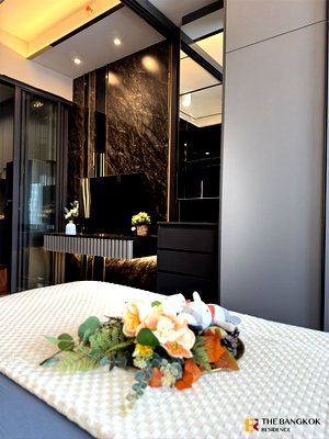 Condos for sale : Ideo Sukhumvit - Rama 4 near BTS Phra Khanong Convenient Travel, Great Value per Square Meter