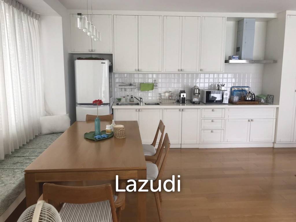 picture 2 Bedroom Pool View : Malibu Condominium - 5/27