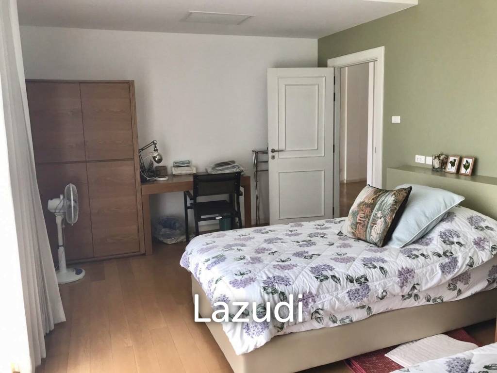 picture 2 Bedroom Pool View : Malibu Condominium - 19/27