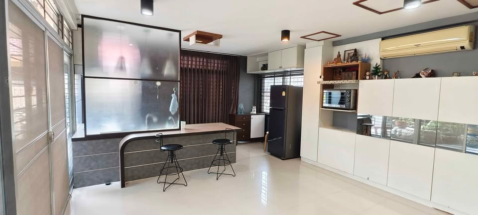 รูป HR3529ให้เช่าพูลวิลล่าหรู (Pool Villa) รัชดา-เหม่งจ๋าย ซอยรัชดานิเวศน์ 12 ทำโฮมออฟฟิศ คาเฟ่ สตูดิโอได้ ใกล้ MRT ห้วยขวาง - รูปที่ 16/23