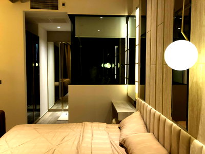 คอนโดให้เช่า : Ashton Silom【𝐑𝐄𝐍𝐓】🔥ห้องหรูเหนือระดับ พร้อม Sky Facilities และวิวเมืองแบบพาโนรามา🔥  ติดต่อไลน์ไอดี: @hacondo