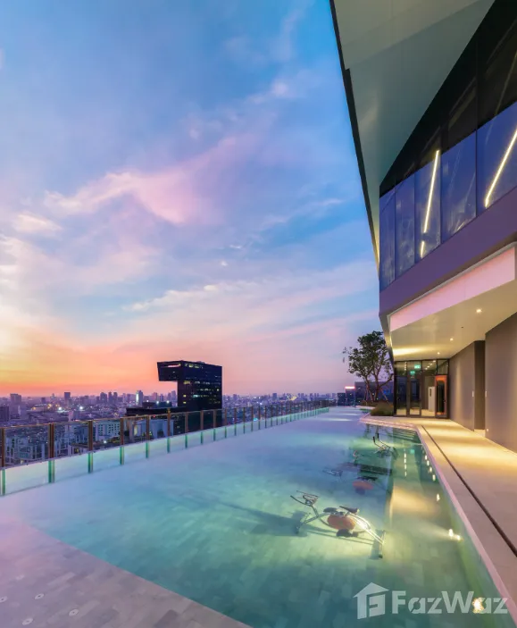 picture Amazing downtown view loft with high quality furnishings 6468435 - 9/9