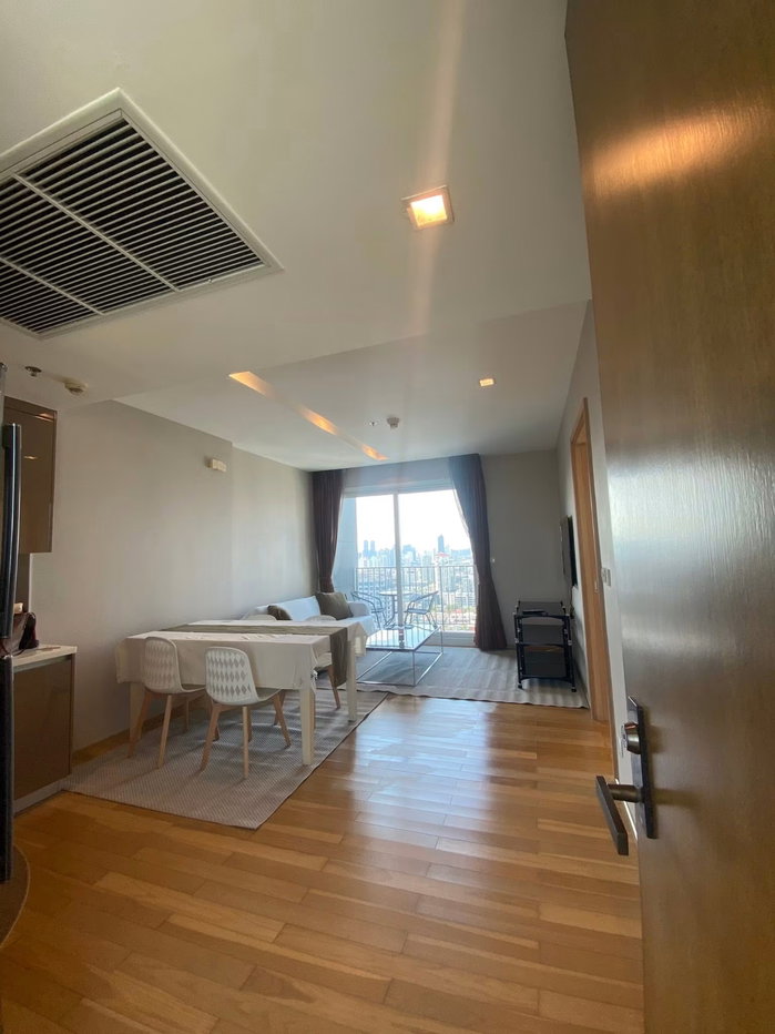 picture Ready to move in! ðĨ°âĻ 38,000 THB/month. Next to BTS Thonglor at Siri @ Sukhumvit. Contact Line: katk03 - 3/15