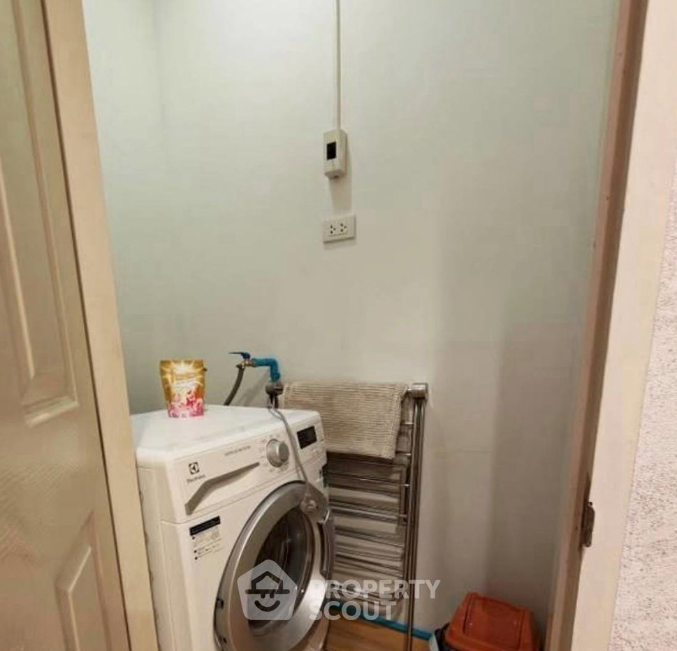 picture 3-BR Condo at Baan Sathorn Chaopraya near BTS Krung Thon Buri (ID 3003303) - 5/7