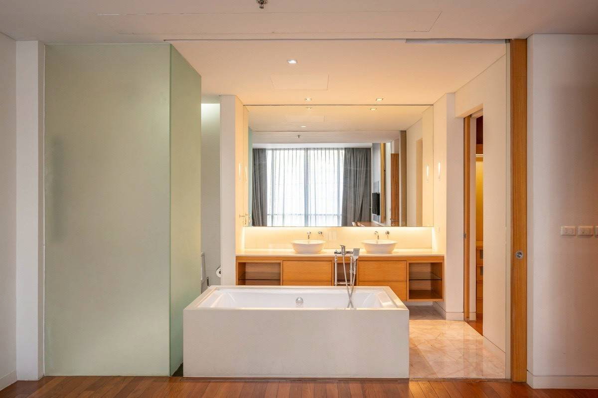 รูป Domus 18 | Rare Find! Spacious 3-Bedroom Residence at Domus 18, Sukhumvit #2026040414281 - รูปที่ 1/31