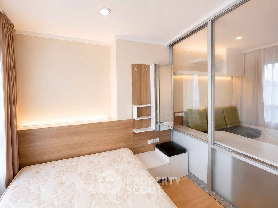 picture 1-BR 26 Sqm Condo At Lumpini Place Srinakarin-Huamak, 300m to ARL Hua Mak (ID 3009704) - 6/9