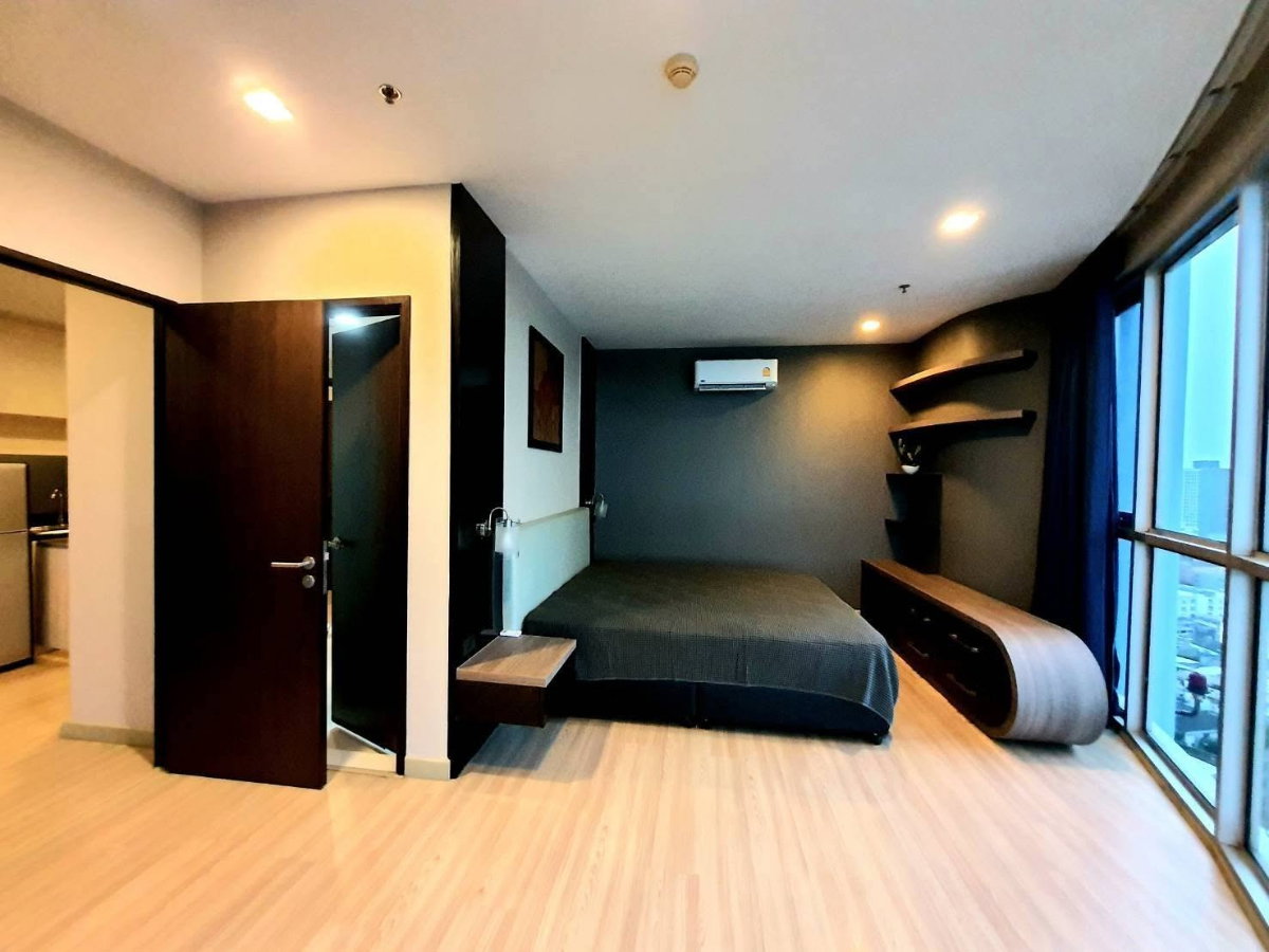 picture Condo for RENT : Skywalk Residence 𝐒𝐢𝐳𝐞 : 54 sqm. 1 Bed /1 Bath (Bathtub) / Corner Room/ City view 𝐅𝐥𝐨𝐨𝐫 : 21st - 6/14