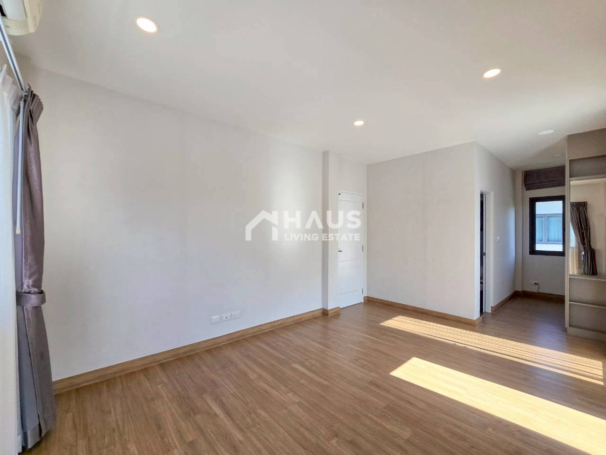 picture Centro Maha Chesadabodindranusorn Bridge 2 / 3 Bedrooms #HRM5050 - 12/20