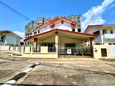 Houses for rent Bang Lamung Chonburi : House for Rent at Baan Fah Rim Had, near Jomtien Beach!!! 4 Bedrooms, 4 Bathrooms