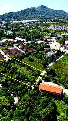 Land for sale Si Racha Chonburi : Beautiful plot of land with mountain views and fresh air, near Bang Phra Reservoir, Si Racha, Chonburi.