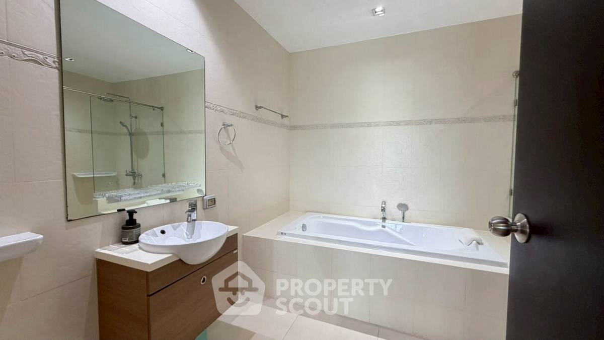 picture 2-BR Condo at The Madison near BTS Phrom Phong (ID 3007079) - 12/13