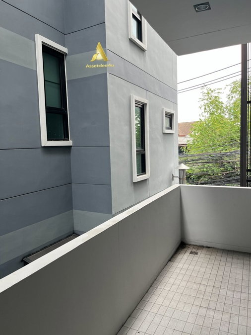 รูป ให้เช่าบ้าน 3 ชั้น ย่านสุทธิสาร ห้วยขวาง มีเฟอร์นิเจอร์ ใกล้MRTสุทธิสาร/ห้วยขวาง - รูปที่ 7/9
