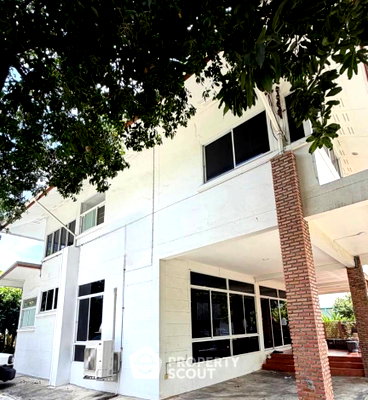 เช่าบ้านเดี่ยว ถนนเพชรบุรี กรุงเทพฯ : บ้าน 4-ห้องนอน ใกล้ ทองหล่อ (ID 3004415)