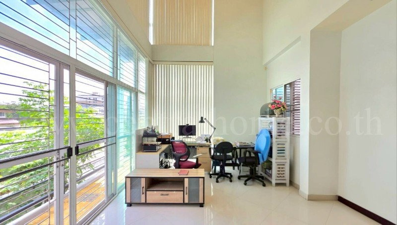 รูป โฮมออฟฟิศ 3 ชั้น ซอยรามอินทรา 31 ใกล้รถไฟฟ้าสายสีชมพู สถานีรามอินทรา กม.4 - รูปที่ 12/20