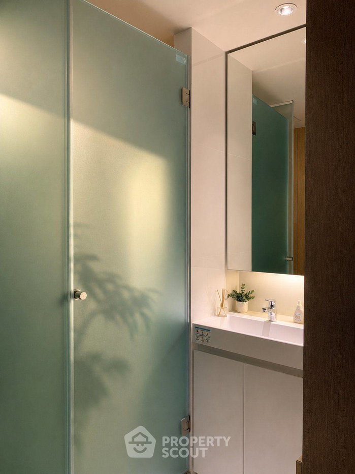 picture 2-BR Condo at Triple Y Residence Samyan near MRT Sam Yan (ID 3007123) - 8/8