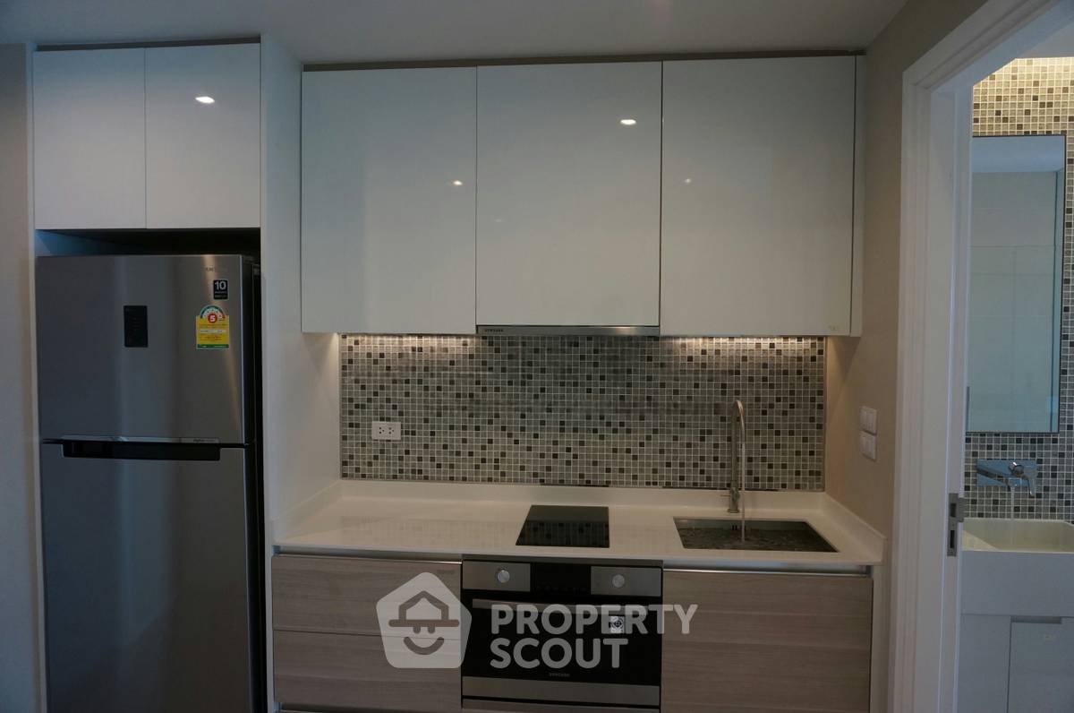 picture Studio Condo at The Room Sukhumvit 21 near MRT Sukhumvit (ID 2743497) - 5/9
