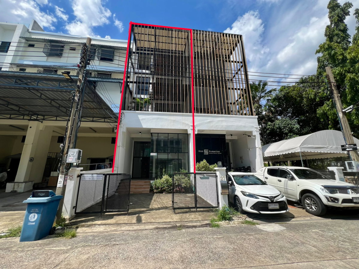 For Rent: 4.5-Storey Home Office on Sukhumvit 62 Modern Design | Large Usable Space | Walk to BTS Bang Chak | Ideal for Business Use