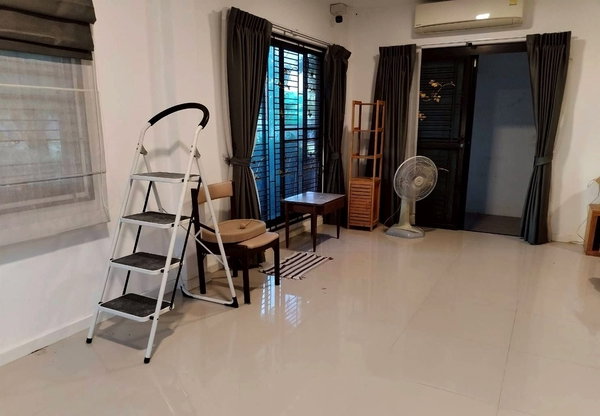 รูป ลูกตื่นเช้าเพราะบ้านไกล คาซ่า เพรสโต้ ประชาอุทิศ 90 บ้านแฝดหลังมุมติดสวน ใกล้ รร.สารสาสน์ ผ่อนคุ้มกว่าเช่า งบไม่เกิน 4 ล้าน พร้อมอยู่ทันที - รูปที่ 6/10