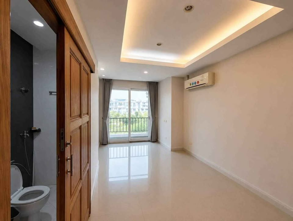 รูป HR3534ให้เช่าอาคารพาณิชย์ โฮมออฟฟิศ 4 ชั้นครึ่ง ริมถนนใหญ่ลาดพร้าว ที่จอดรถสะดวกกว่า 5 คัน ใกล้รถไฟฟ้าสายสีเหลือง สถานีลาดพร้าว 71 เพียง 80 เมตร - รูปที่ 2/11