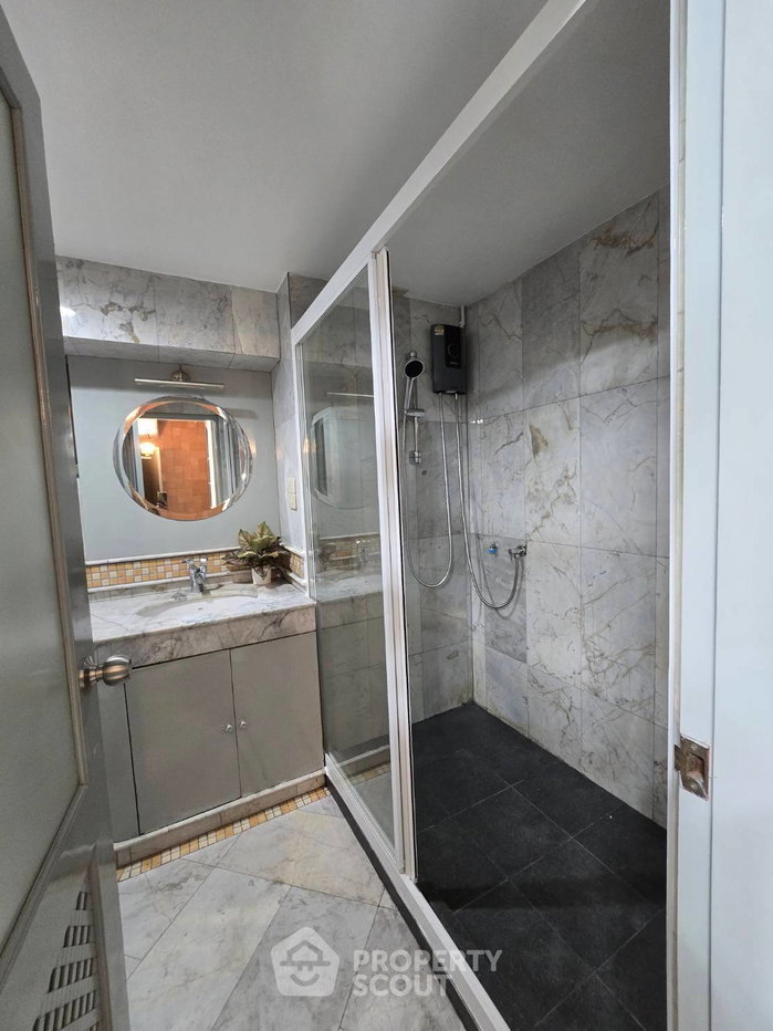 picture 2-BR Condo at Sithakarn Condominium near BTS Phloen Chit (ID 2926379) - 16/17