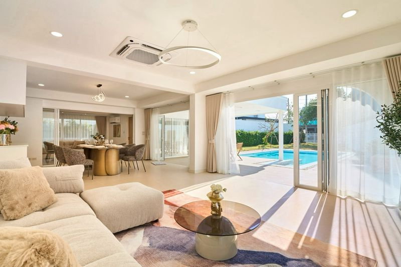 รูป Luxury Pool villa 2 ชั้น บ้านหรูสไตร์โมเดิร์นหรู ดีไซน์ทันสมัย พร้อมสระว่ายน้ำในตัว #C3MG100306 - รูปที่ 3/16