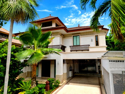 บ้านเดี่ยว วิทยาลัยอาชีวศึกษาธนบุรี : [คฤหาสน์หรู] ขายบ้าน ณุศาศิริ สาทร-ปิ่นเกล้า 208.3 ตร.ว. ทำเลทองราชพฤกษ์ ใกล้สาทร