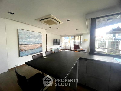 Condos for sale : 2-BR Condo at Lake Avenue Sukhumvit 16 near BTS Asok (ID 3004996)