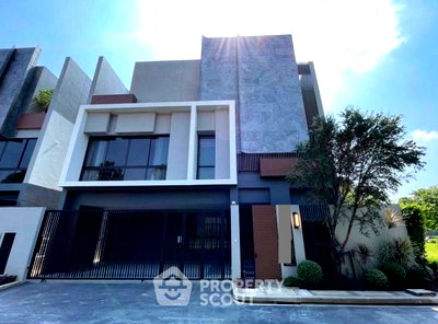 Houses for rent : 4-BR House at BuGaan Krungthep Kreetha in Hua Mak (ID 3004782)