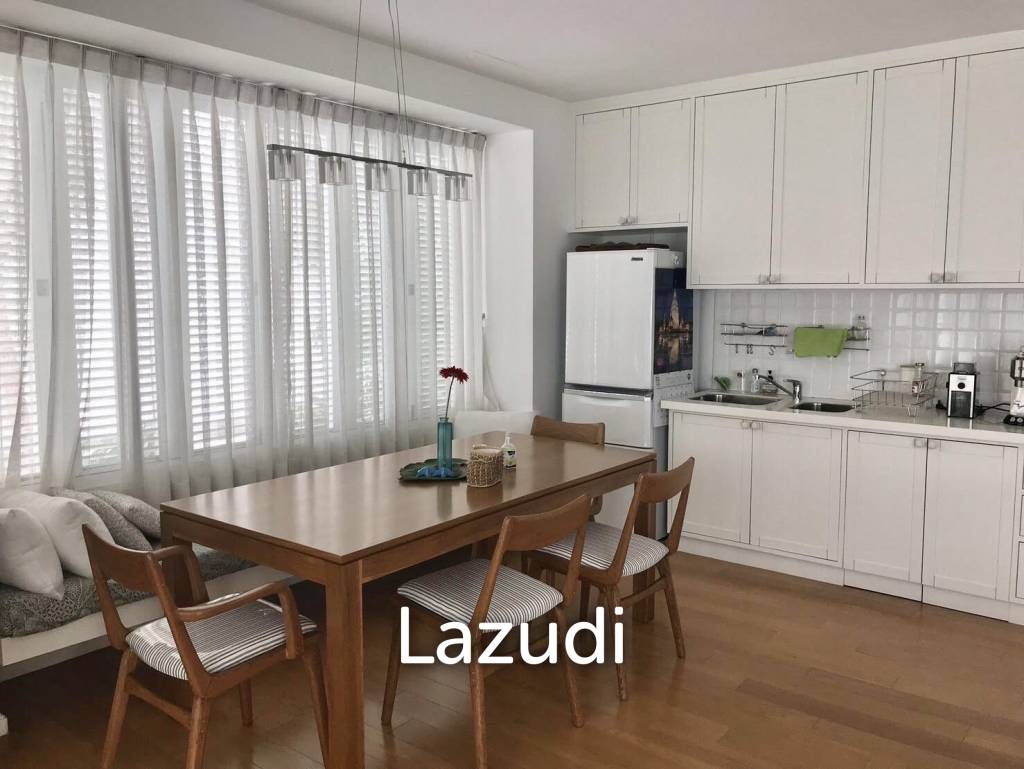picture 2 Bedroom Pool View : Malibu Condominium - 7/27
