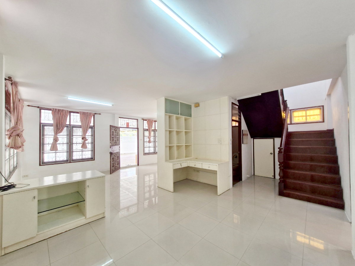 picture HK0480, House for rent 3 Br.,Huaikhwang - 10/24