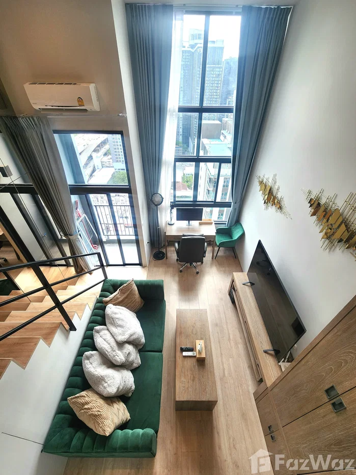 picture Amazing downtown view loft with high quality furnishings 6468435 - 4/9