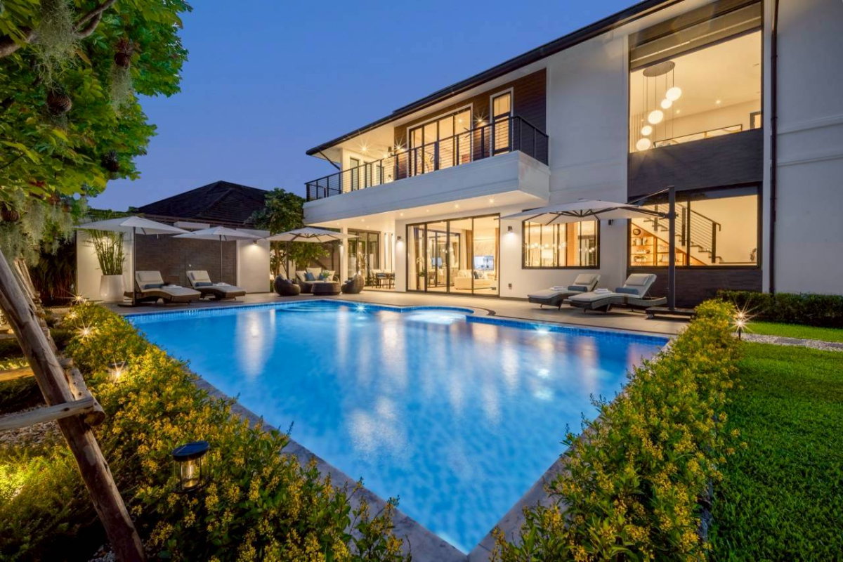 picture ✨ Luxury Gold Pool Villa for Sale – Exceptional Elegance & Premium Living #CHD101821 - 4/36