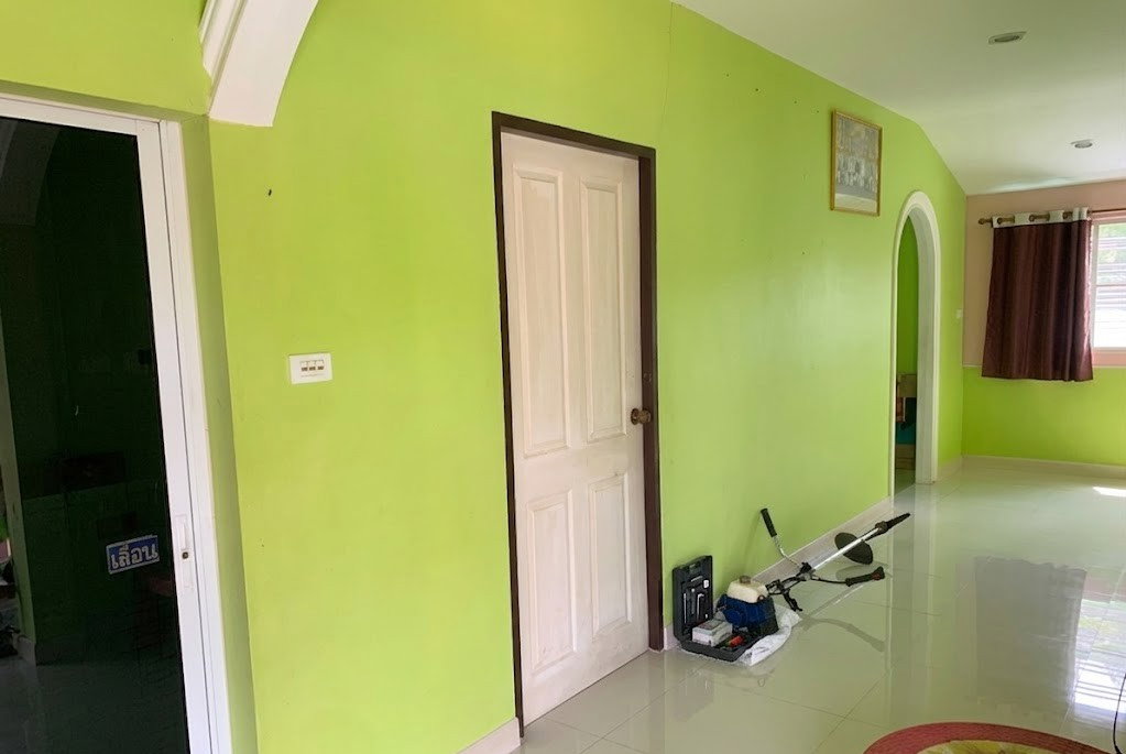 รูป ขายรีสอร์ทใกล้วัดป่าบ้านตาด(อุดรธานี) เนื้อที่ 1 ไร่เต็ม  บ้านหลังใหญ่ 1 หลัง   บ้านเดี่ยวสำหรับลูกค้า: 2 หลัง  โซนห้องพักลูกค้า: มีทั้งหมด 7 ห้อง     - รูปที่ 3/12