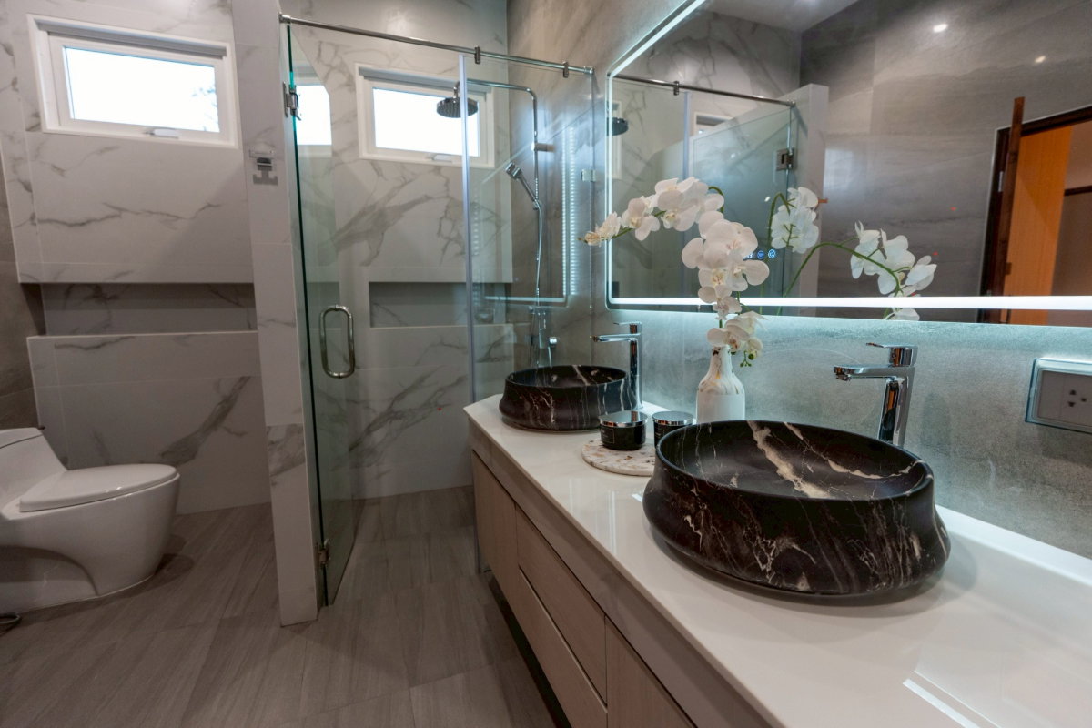 รูป  บ้านแฝดPool Villa2ชั้น บ้านนอกโครงการทำเลเศรษฐกิจใจกลางเมือง ต ราคา21.8 ล้านบาท  #C2MG100177  - รูปที่ 37/48