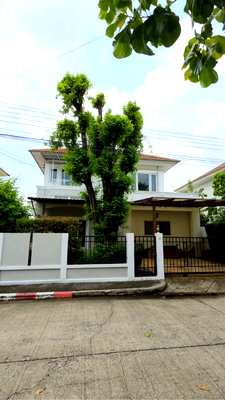 เช่าบ้านเดี่ยว กรุงเทพมหานคร : ❤️🏡บ้านเดี่ยวให้เช่า ทำเลดี ใกล้โรบินสันลาดกระบัง พร้อมเข้าอยู่!🏡❤️  📍 หมู่บ้านเพอร์เฟค อ่อนนุช–สุวรรณภูมิ เฟส 4  💰 ค่าเช่าเพียง 55,000 บาท/เดือน