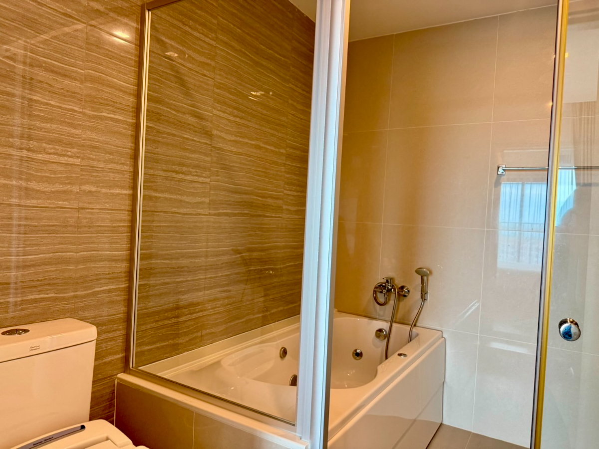 picture Special price for a 2-bedroom unit at Knightbridge The Ocean Sriracha.  Spacious layout, beautiful view, move-in ready. Only THB 3.99 million*. - 6/15