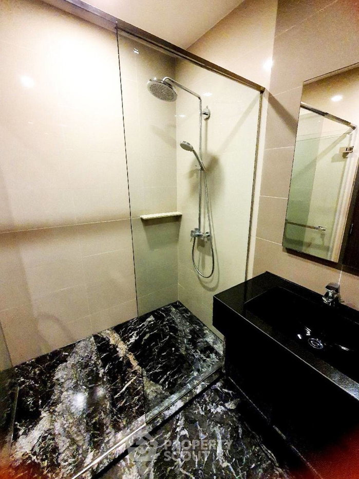 picture 1-BR 34 Sqm At 30th Floor At The Edge Sukhumvit 23, MRT Sukhumvit 200m (ID 2739002) - 9/12