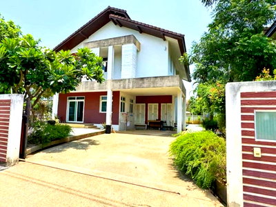 บ้านเดี่ยว ริมปิง ซูเปอร์มาเก็ท : ขายบ้านเดี่ยว หมู่บ้านลานนาซิตี้ ปาร์ค เมืองเชียงใหม่ ทำเลดี เดินทางสะดวก รับสัตว์เลี้ยง (R1243) T.0946511456