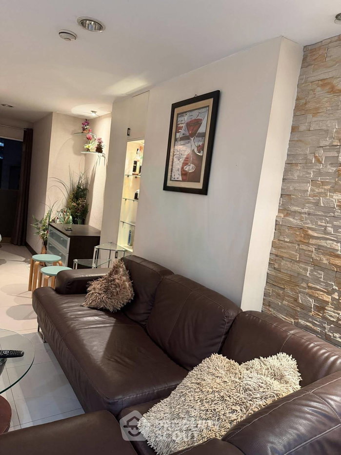 picture 2-BR Condo at Wittayu Complex near BTS Phloen Chit (ID 2683646) - 1/8