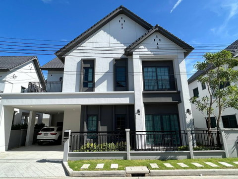 Single house for rent, Centro Bangna Phase 2, ready to move in. Only 1.5 km from Mega Bangna. 