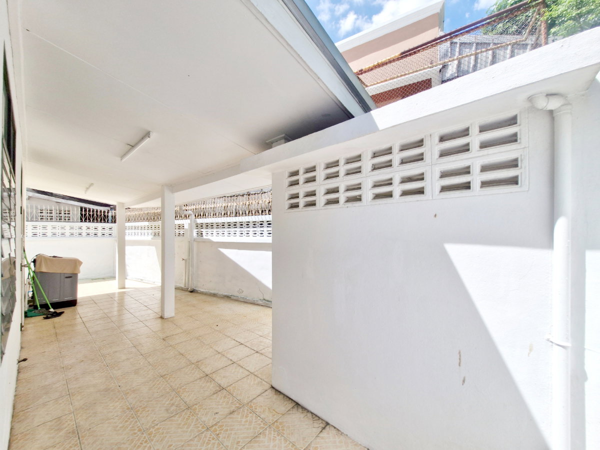 picture HK0480, House for rent 3 Br.,Huaikhwang - 4/24