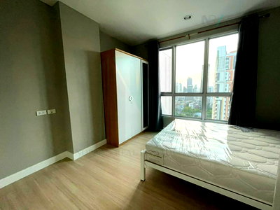 Condos for rent : 🎊 For Rent Condo LIFE @ SATHORN 10 Building 1, Floor 22,1 bed room, Room size 39 sqm