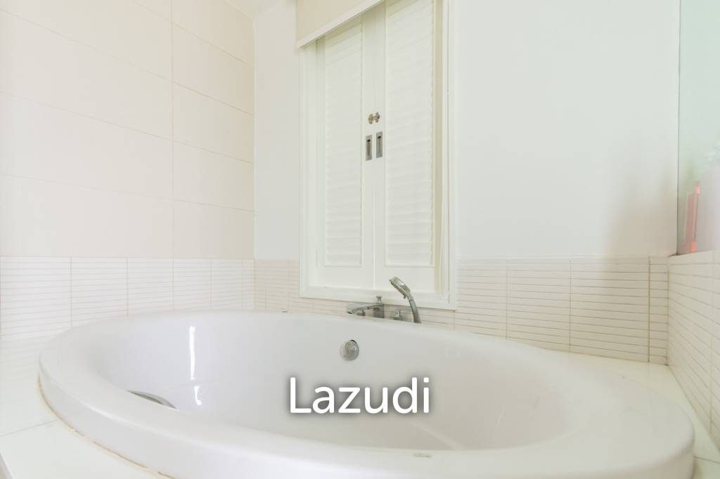 picture MALIBU : Great Value 2 bed condo with nice views - 15/20