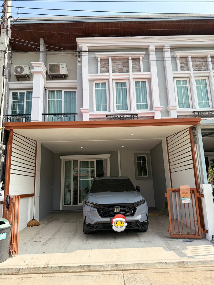 รูป 🏡✨ บ้านให้เช่า รีโนเวทใหม่ทั้งหลัง Golden Town สุขุมวิท-สถานีรถไฟฟ้าแบริ่ง 3 ห้องนอน 3 ห้องน้ำ หน้าบ้านติดถนนหลัก ไม่มีบ้านฝั่งตรงข้าม พร้อมเข้าอยู่ - รูปที่ 1/19