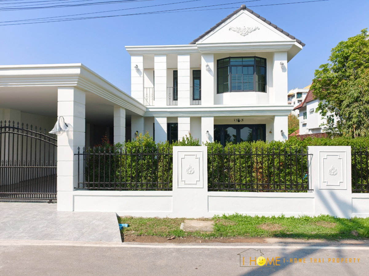 รูป   ขายบ้านเดี่ยวสองชั้น รีโนเวทใหม่   4 ห้องนอน 3 ห้องน้ำ  1 ห้องครัว  2 ที่จอดรถ   #C8MG100701 - รูปที่ 1/33