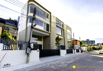 บ้านเดี่ยว เชียงใหม่ :  ขายบ้านเดี่ยว 3 ชั้นครึ่ง  พร้อมสระขนาดเล็ก  ในหมู่บ้านทำเลย่านนิมมานเหมินทร์   ใกล้มหาลัยเชียงใหม่   #C8MG100617