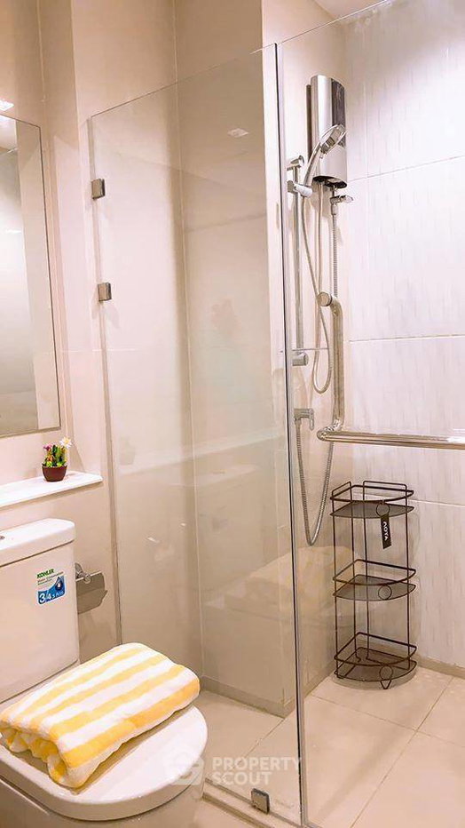 picture Studio Condo at Life One Wireless near BTS Phloen Chit (ID 2533728) - 8/8
