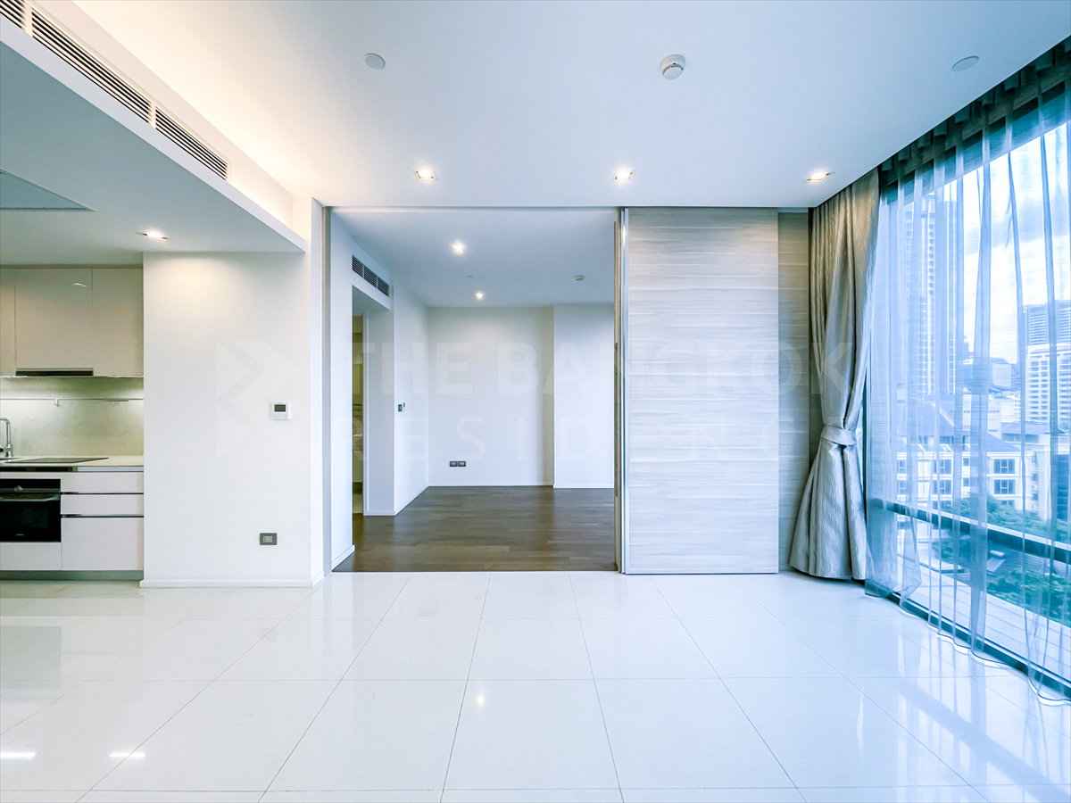 รูป 🚀 Flash Sale! The Bangkok Sathorn ดีลพิเศษ! ห้องกว้าง 59.5 ตร.ม. ใกล้ BTS สุรศักดิ์ - รูปที่ 2/6