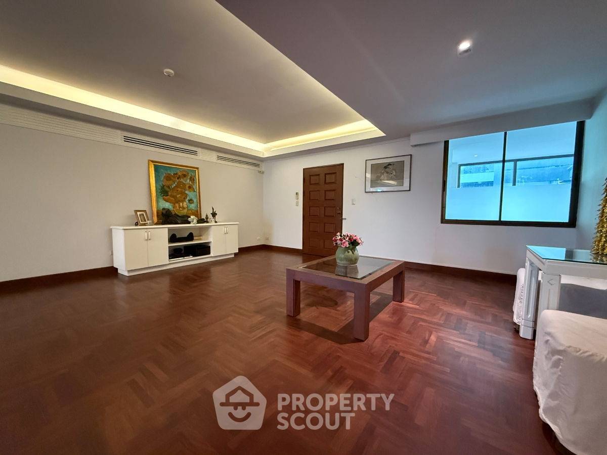 picture 3-BR Condo at Benjasri Condominium near BTS Phaya Thai (ID 2590963) - 3/17